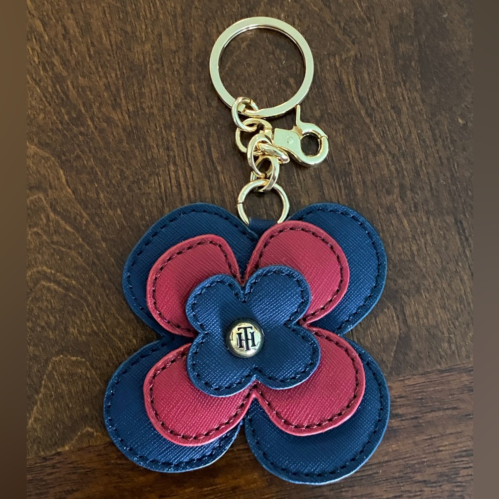 Tommy Hilfiger Flower Keychain